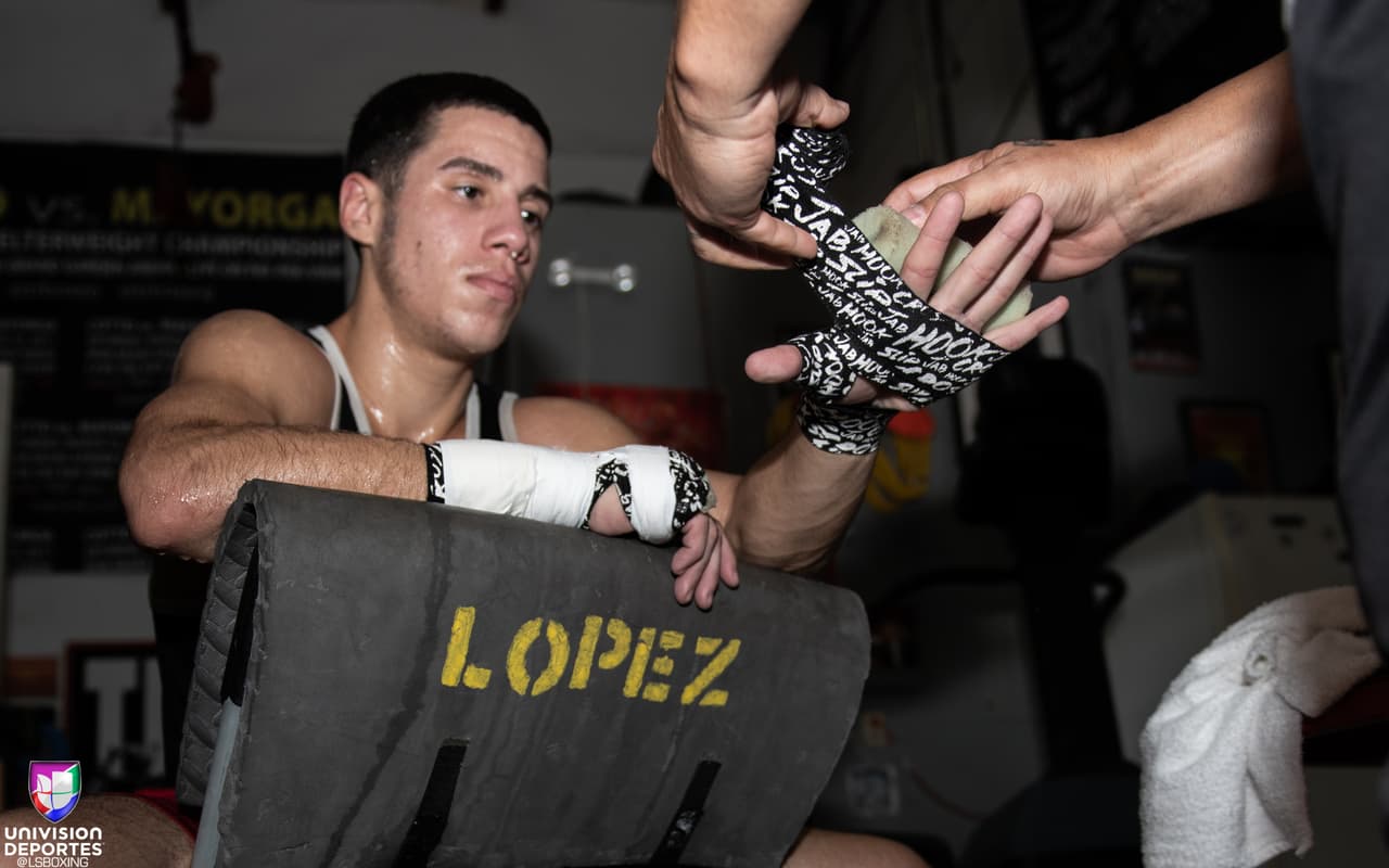 El prospecto de Puerto Rico, Jean Carlos 'Chapito' Rivera (15-0, 10 KO's), se enfrentará a Jason 'El Alacrancito' Sánchez (12-0, 6 KO's) de Nuevo México por la corona mundial juvenil vancante de la OMB en el Hotel El Panamá en la Ciudad de Panamá el próximo 31 de octubre.