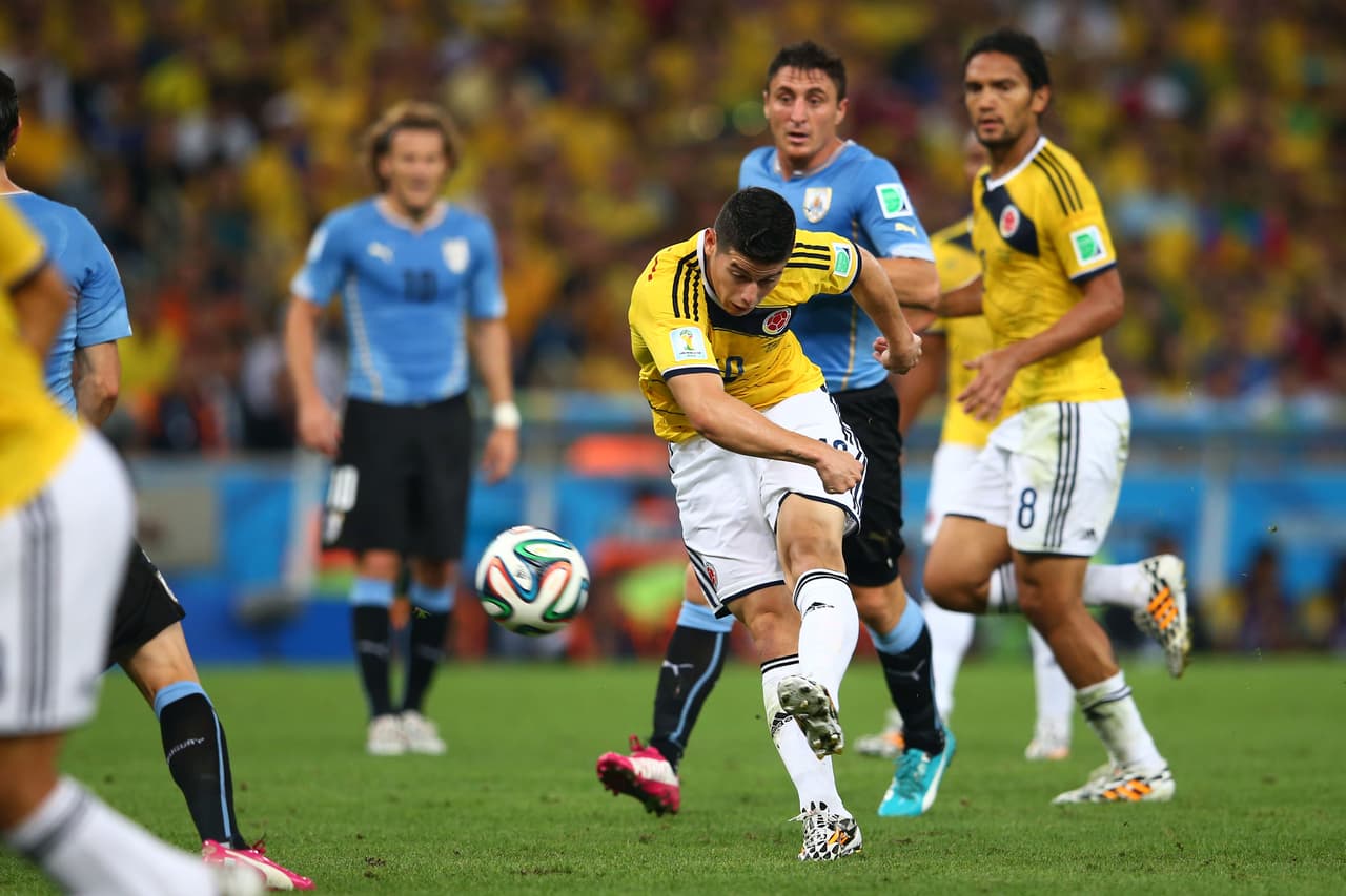 James Rodriguez se convirtió en el goleador del Mundial con seis tantos, y su gol ante Uruguay en octavos de final fue considerado el mejor del torneo y además ganó con ese tanto el Premio Puskas.
<br>