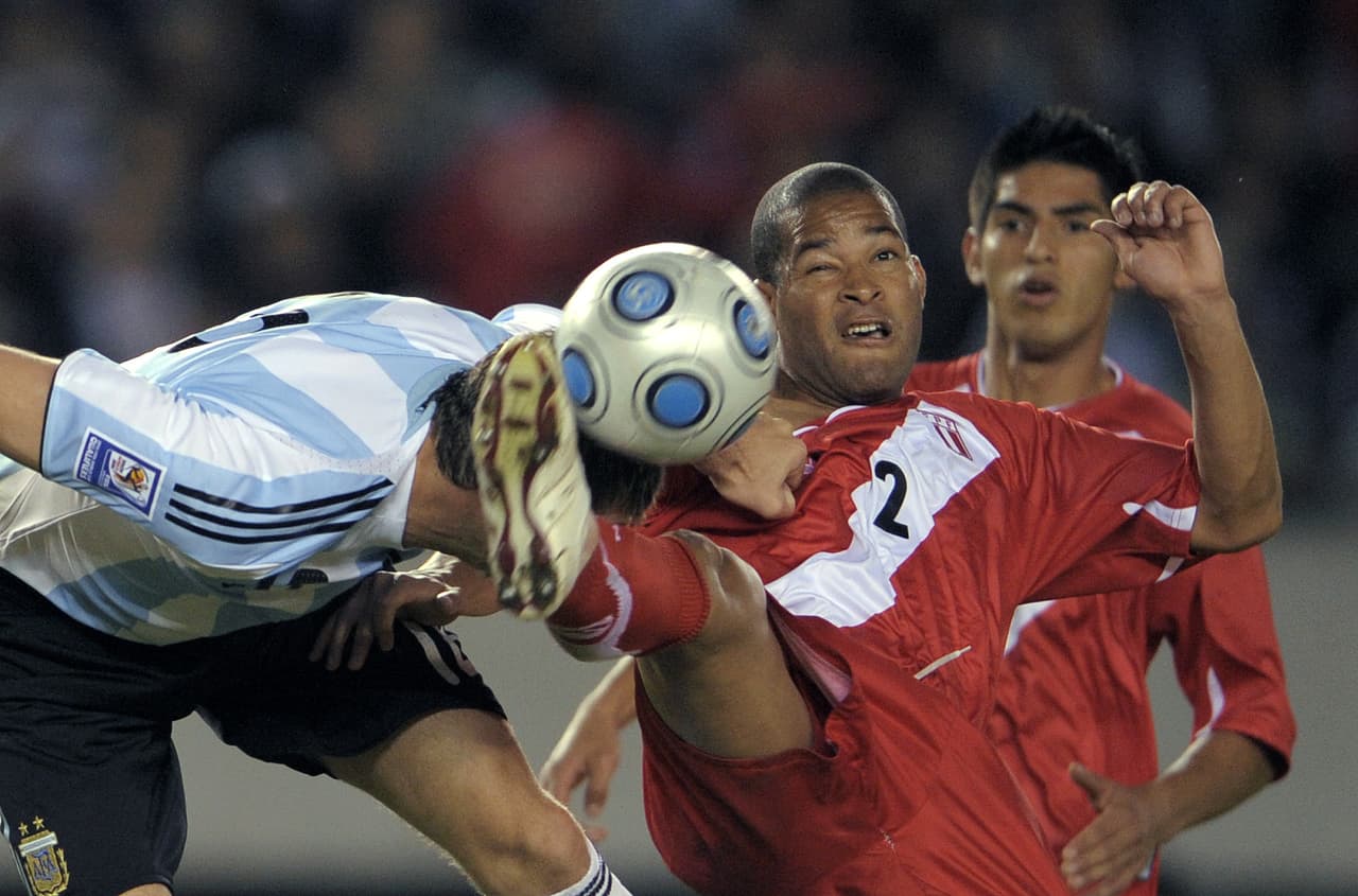 Palermo mostró su entrega en cada uno de los balones: lo suyo era dejar todo en la cancha.
