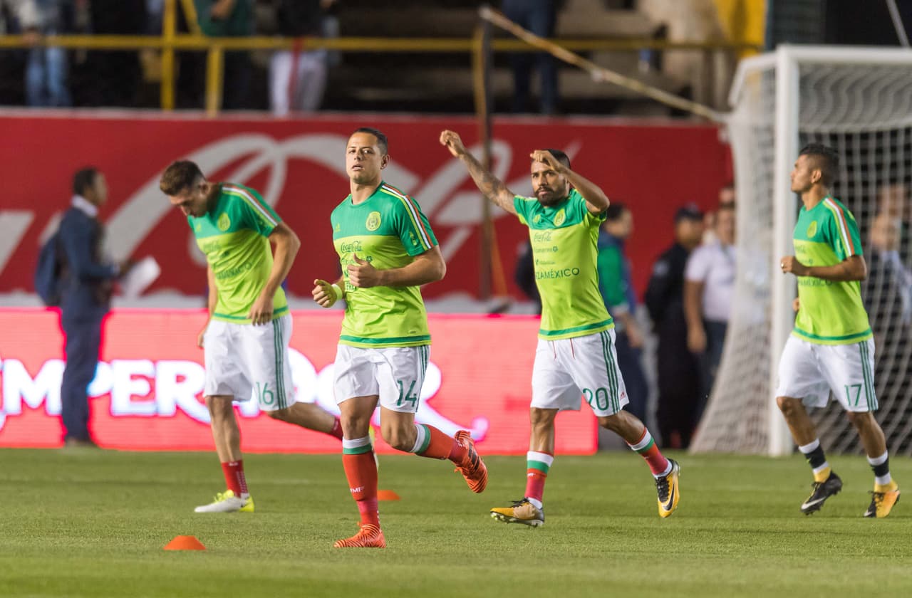Action photo of action during the match Mexico vs Trinidad and Tobago, corresponding to the Final Hexagonal during the CONCACAF Qualifying rounds for the 2018 FIFA World Cup Russia, at Alfonso Lastras Stadium Foto de accion durante el partido Mexico vs Trinidad y Tobago, correspondiente al Hexagonal Final durante las Eliminatorias de la CONCACAF rumbo a la Copa Mundial de la FIFA Rusia 2018, en el Estadio Alfonso Lastras, en la foto: Jugadores de Trinidad y Tobagoavier Hernandez y Javier Aquino de Mexico 06/10/2017/MEXSPORT/Alihf Juarez.