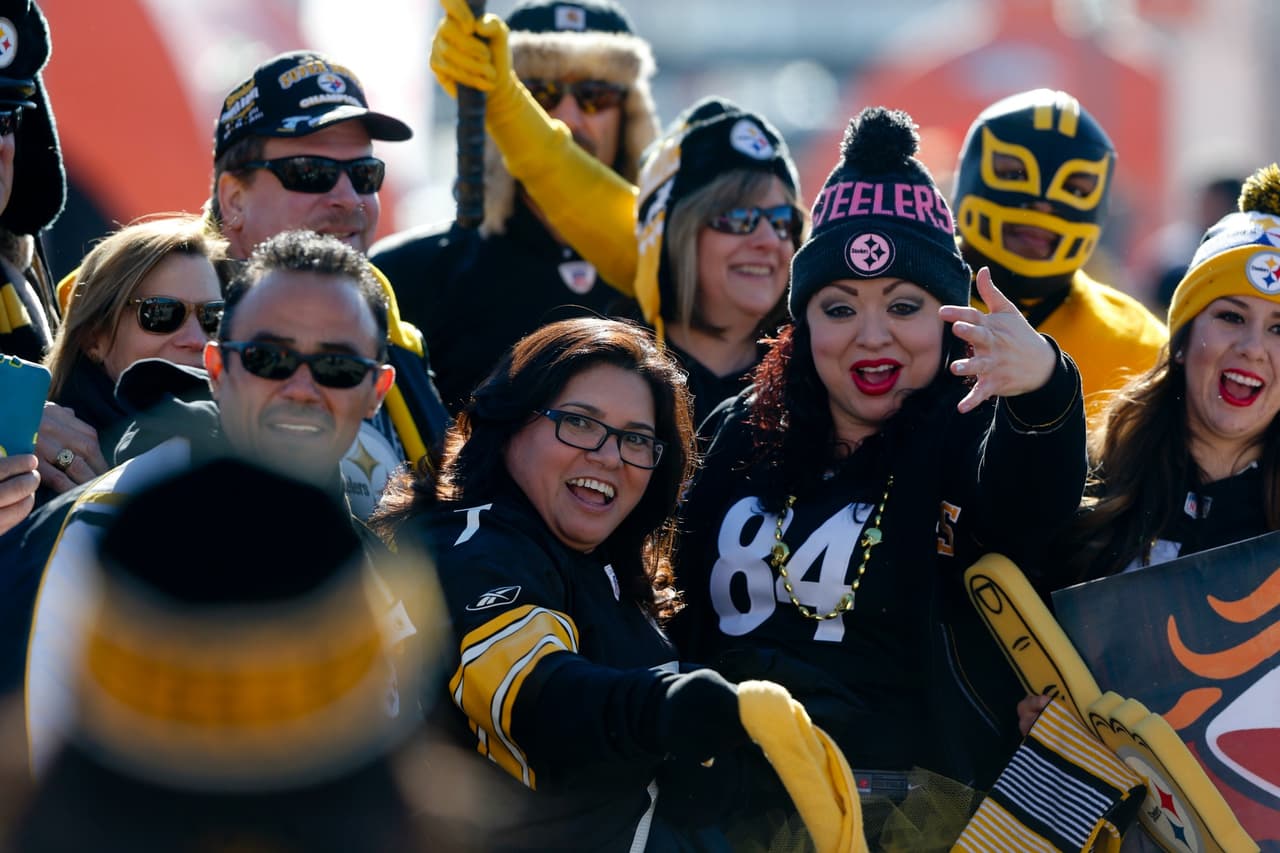 La locura incendió a todos los fans de la NFL durante la Ronda Divisional. Checa las mejores tomas.