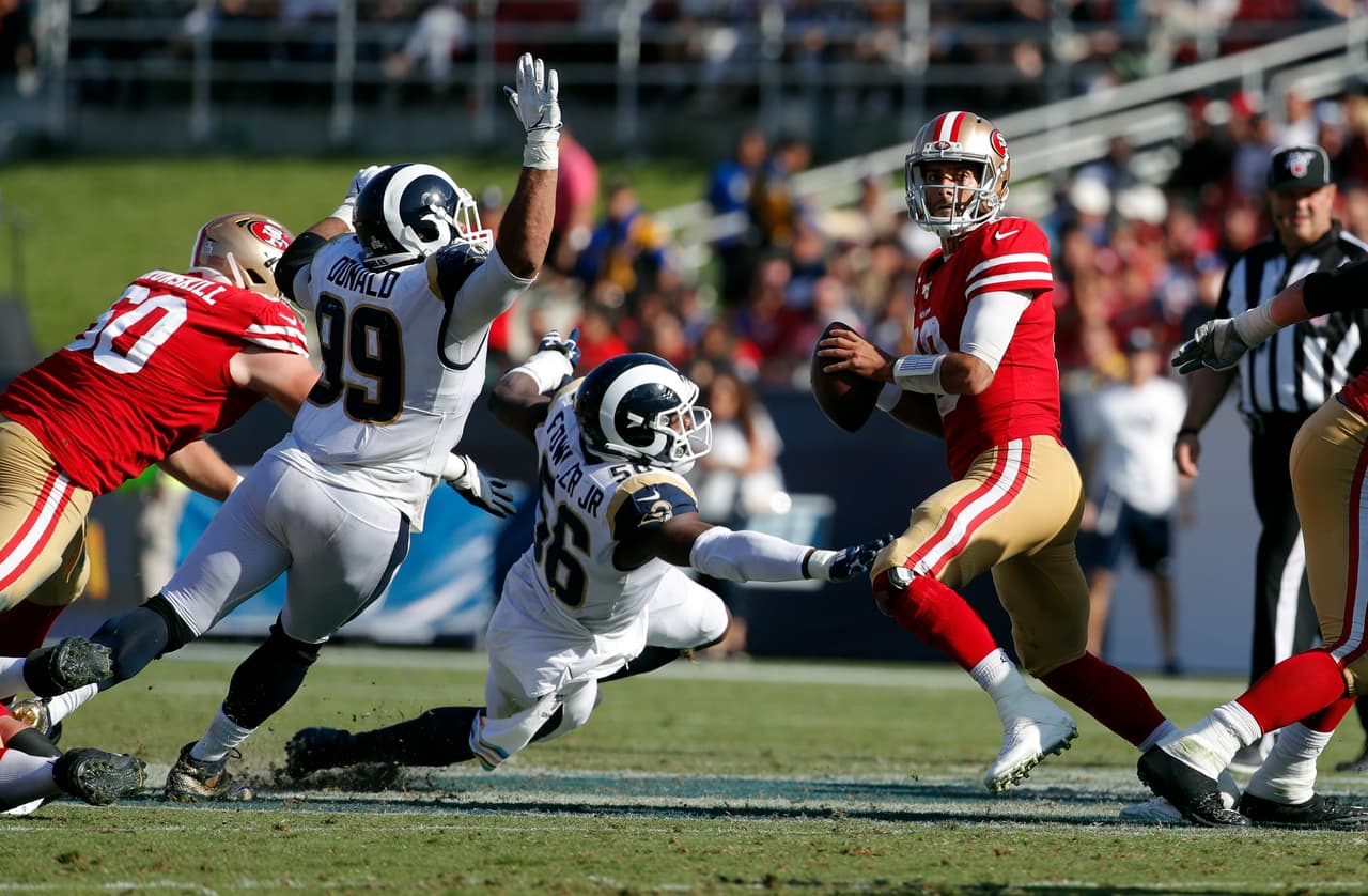 49ers permanece invicto tras vencer a Rams