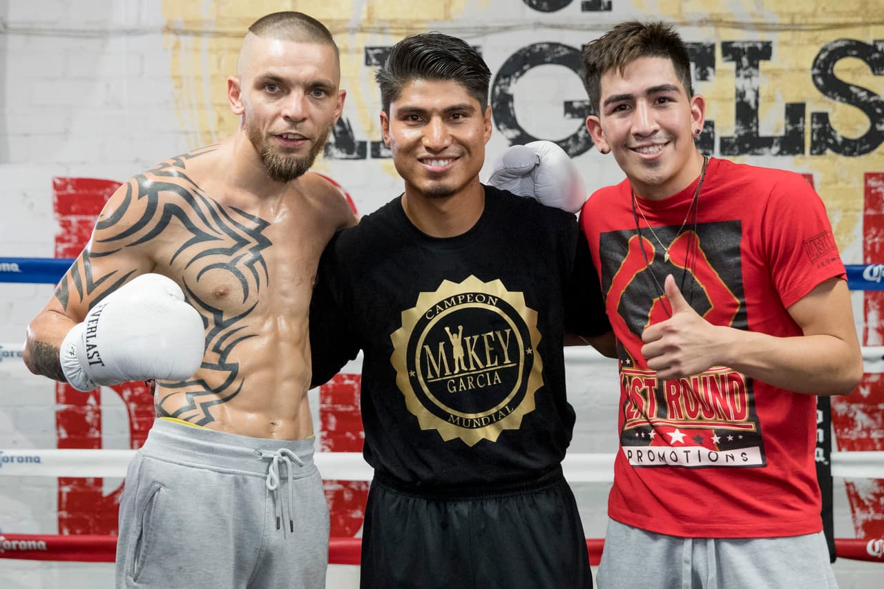 Leo Santa Cruz, Mickey Garcia e Iván Redkach se juntaron en una sesión de entrenamiento entrenamiento en el 'City of Angels Boxing Club' de Los Angeles, de cara a sus peleas del 30 de julio en Brooklyn, Nueva York.