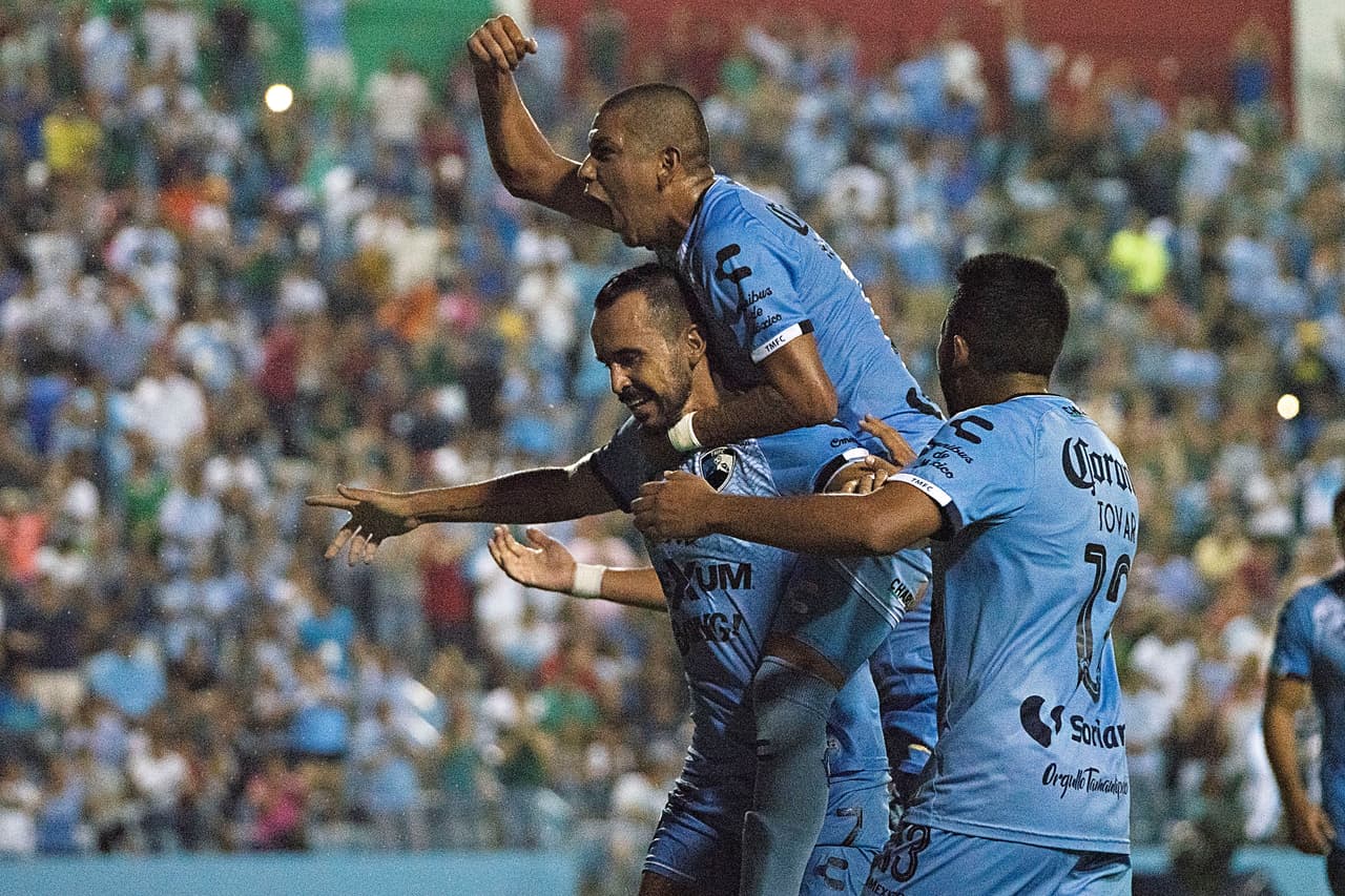 La Jaiba Brava comenzó ganando con un gol de 'chilena' de Diego Esqueda para la ilusión de toda la fanaticada.