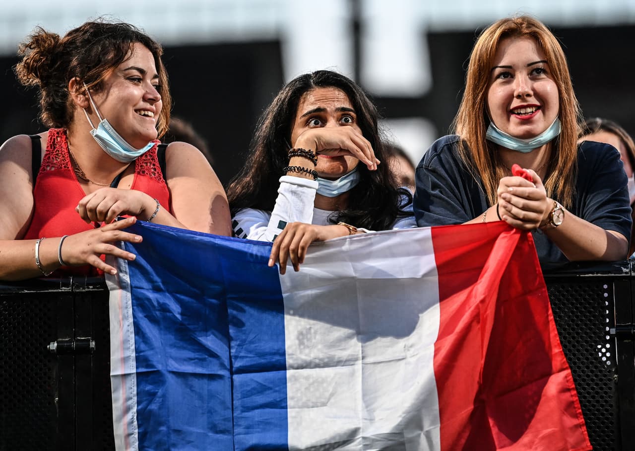 Se define en penales el encuentro y Suiza pasa a Cuartos de Final de la Euro 2020. La escuadra suiza abría el marcador con gol de Seferovic, sin embargo, Karim Benzema con doblete puso arriba a ‘Les Bleus’ junto con Paul Pogba (75’) pero al filo del partido Garavanovic (90’) se encargo de llevar el encuentro a tiempo extra. Kylian Mbappé falló el penal que definió el encuentro.