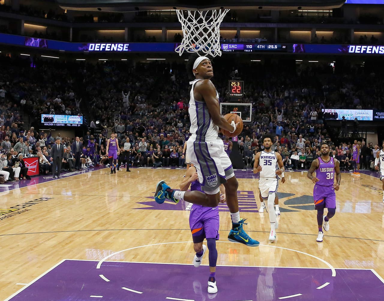 Sacramento Kings venció 112-103 a Phoenix Suns como local y mira aún con posibilidades los Playoffs, aún como noveno en la Conferencia Oeste.
