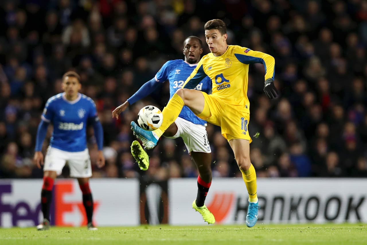Porto cayó por dos goles a cero ante Rangers en duelo de la UEFA Europa League. Jesús Corona participó todo el encuentro.