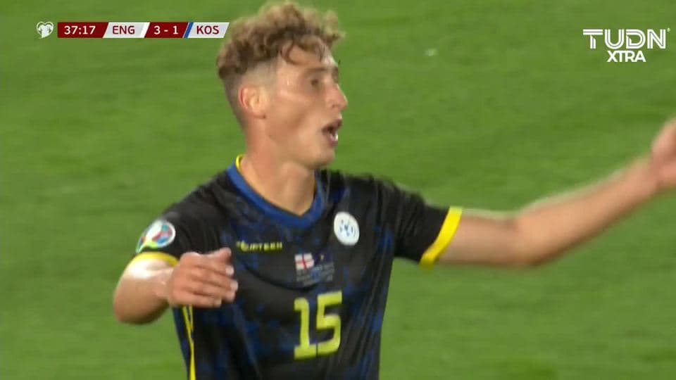 ¡GOOOL! Mergim Vojvoda anota para Kosovo