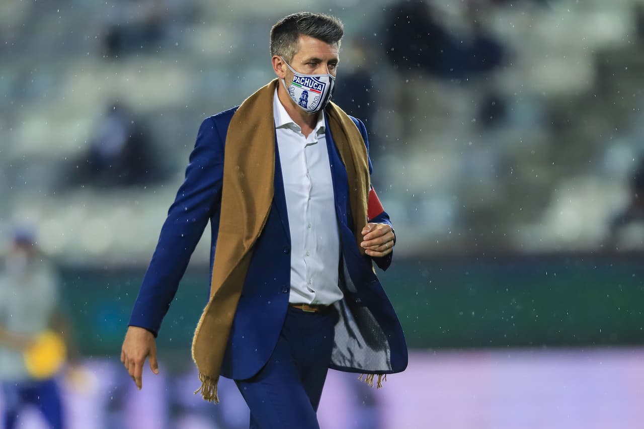 Paulo Pezzolano Pachuca Head Coach during the game Pachuca vs Puebla, corresponding to the 14th round match of the Torneo Guard1anes Clausura 2021 of the Liga BBVA MX, at Hidalgo Stadium, on April 12, 2021. 
<br>
<br> Paulo Pezzolano Director Tecnico de Pachuca durante el partido Pachuca vs Puebla, correspondiente a la Jornada 14 del Torneo Clausura Guard1anes 2021 de la Liga BBVA MX, en el Estadio Hidalgo, el 12 de Abril de 2021.