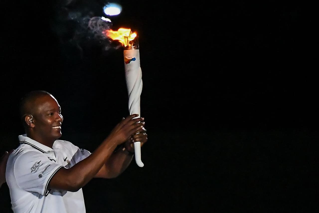 El exbeisbolista Édgar Rentería fue el encargado de encender el pebetero de Barranquilla 2018.