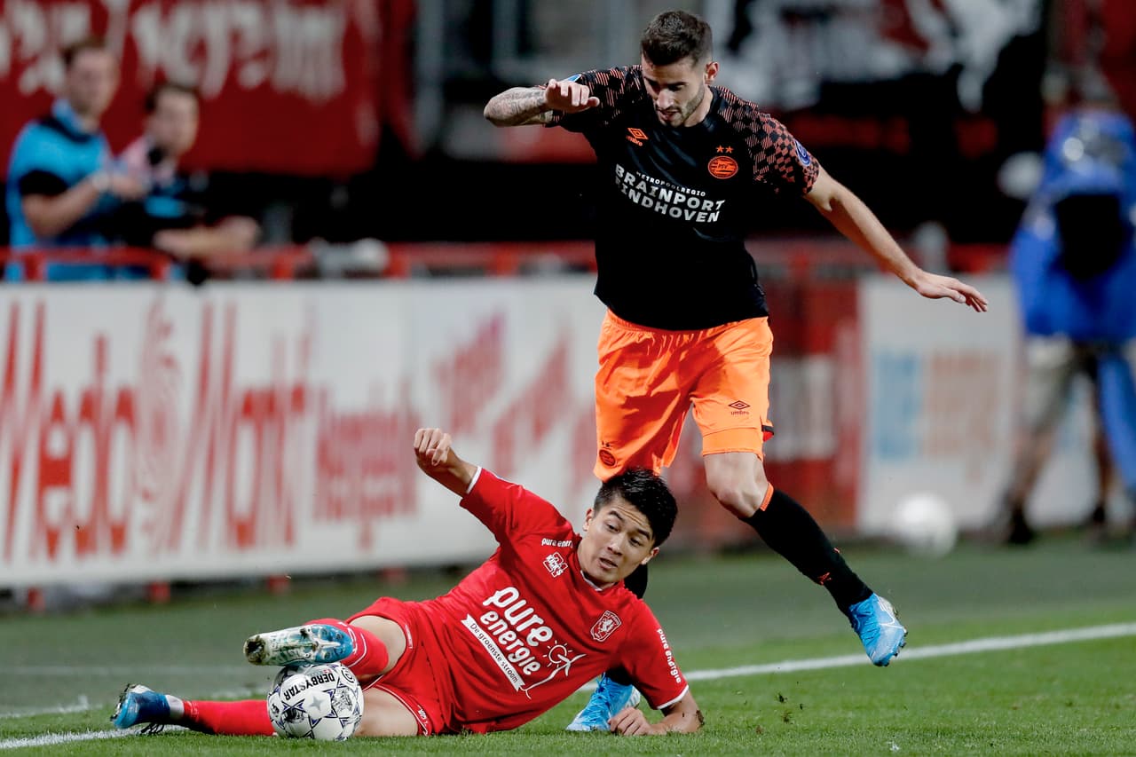 PSV debutó en la Eredivisie con empate frente al Twente.