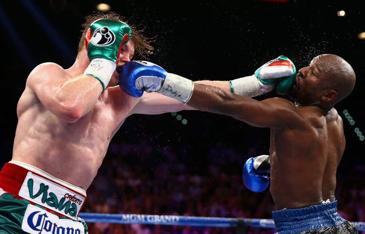 ¿Mayweather vs Canelo II? Óscar de la Hoya calcula que podría generar 1,500 mdd