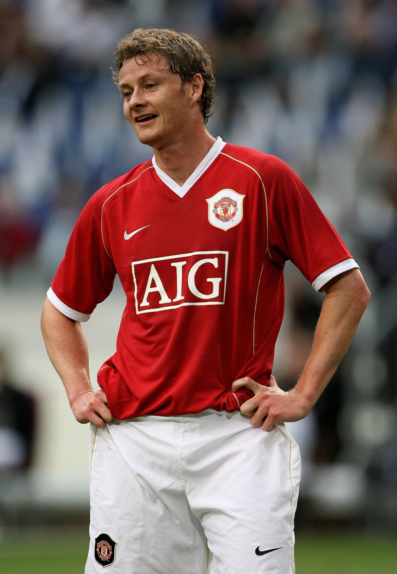 Aunque con 34 años, Ole Gunnar Solksjaer tenía pensando jugar un tiempo más pero las constantes lesiones de rodilla lo llevaron a colgar las botas.