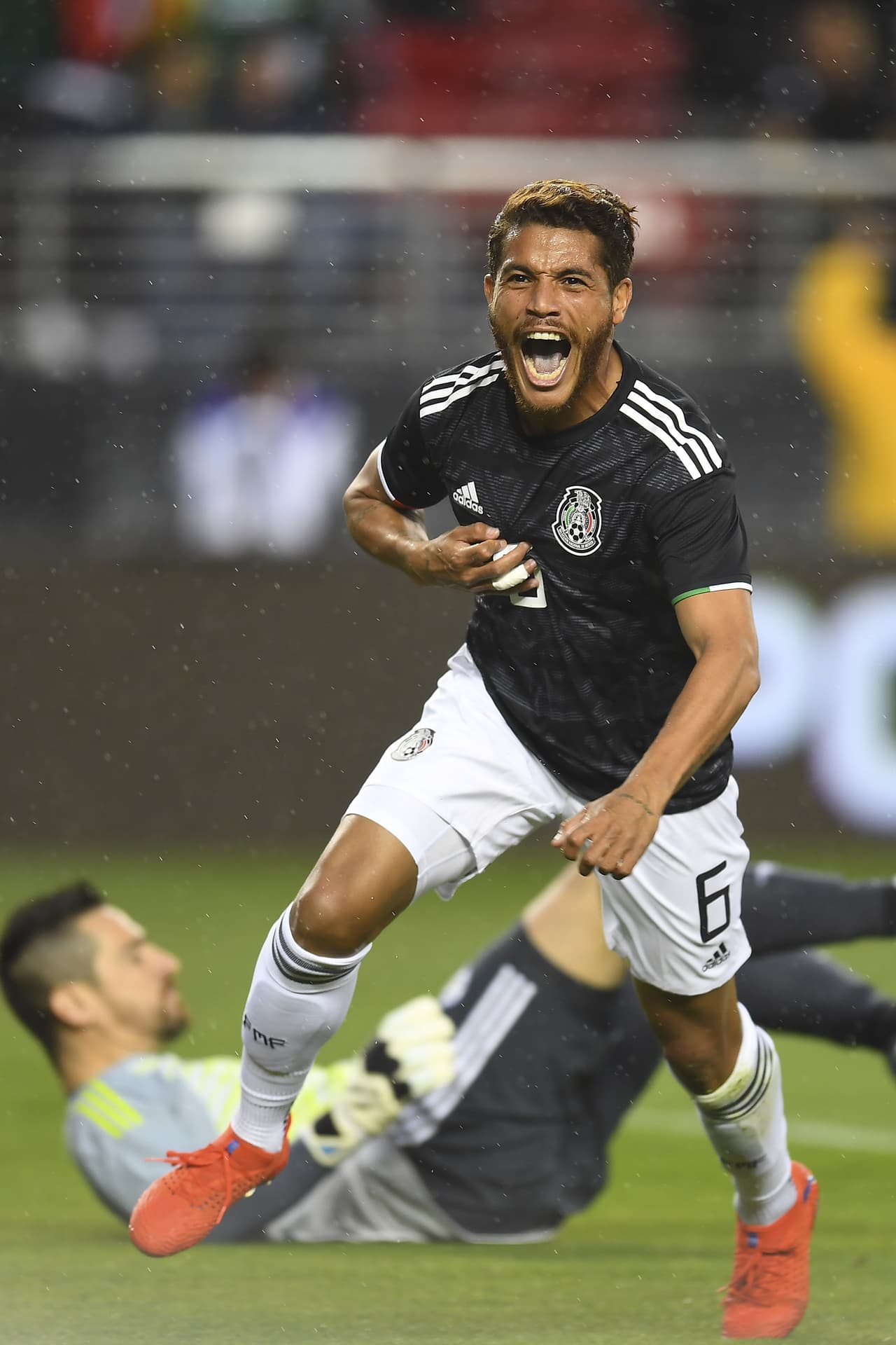 Para el Mundial de 2018 el mexicano quedó dentro de los 23 seleccionados, pero solo logró disputar 35 minutos en la derrota 2-0 ante Brasil en los Octavos de Final.