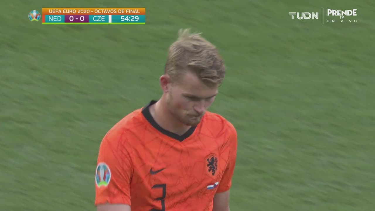 ¡Pierden una pieza clave! Matthijs de Ligt se va expulsado por una mano