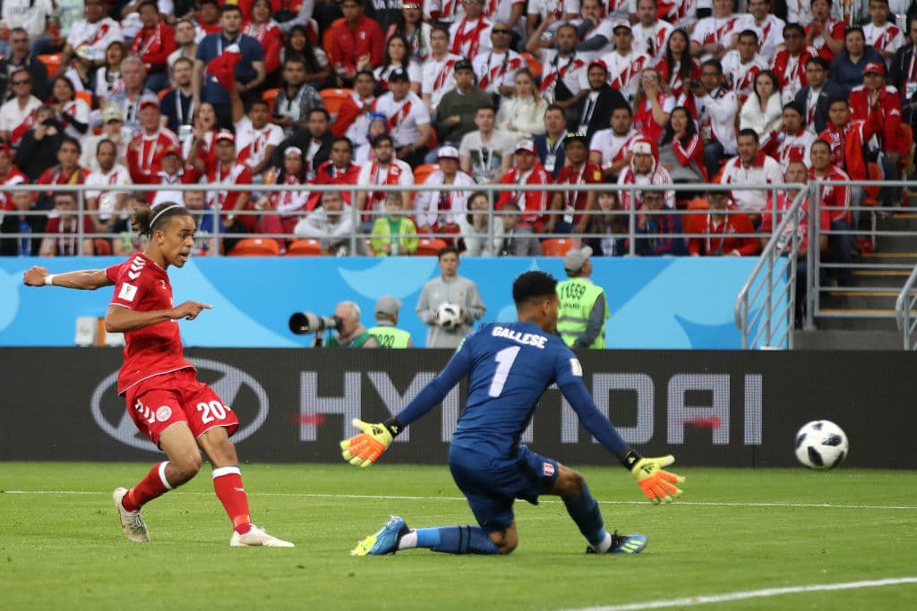 Pero fueron los daneses, cuando en una descolgada, aprovecharon para irse adelante en el marcador. El 1-0 lo puso Puolsen a los 59 minutos. En un mano a mano venció a Gallese con tiro raso.