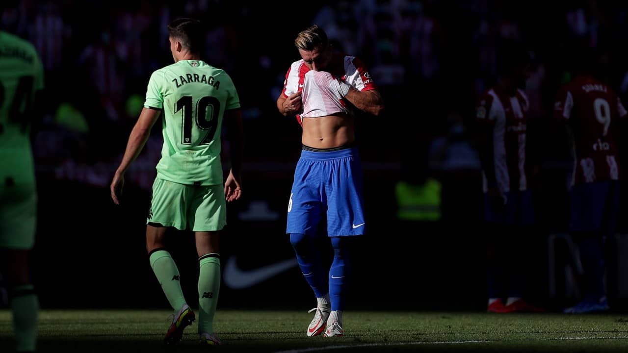 Herrera celebra 300 juegos en Europa con derrota del Atleti