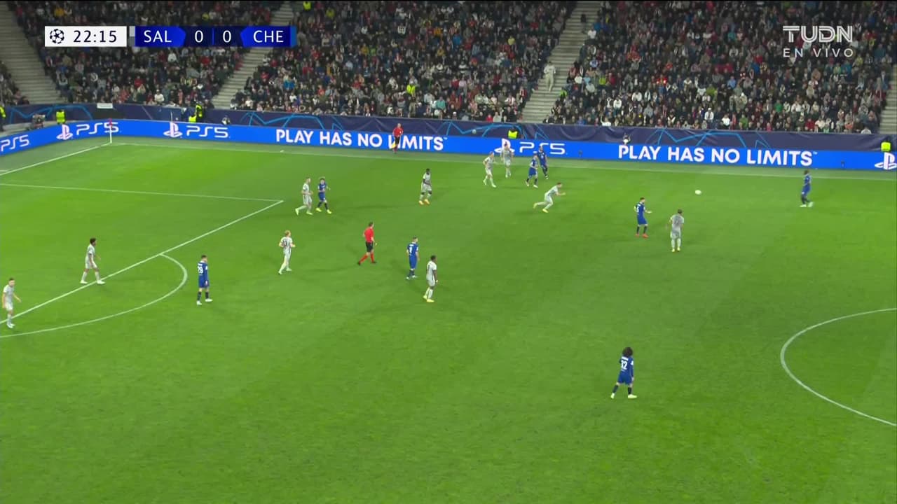 ¡GOL!  anota para Chelsea. Mateo Kovacic