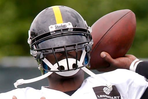 Michael Vick salió a la cancha por vez primera vistiendo el uniforme de los Steelers. Checa las imágenes.