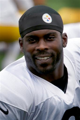 Michael Vick salió a la cancha por vez primera vistiendo el uniforme de los Steelers. Checa las imágenes.