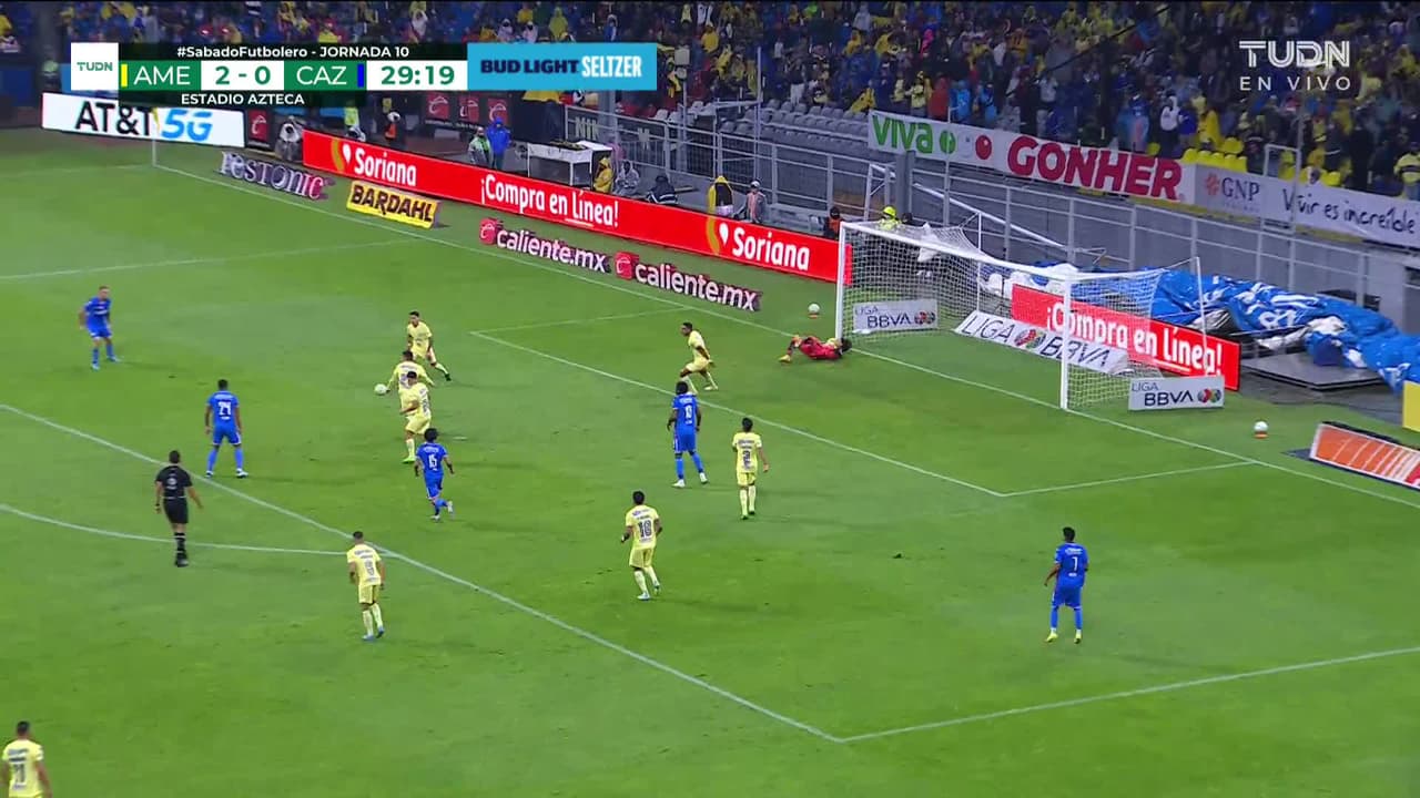 ¡CERCA! Juan Escobar disparó que se estrella en el poste.