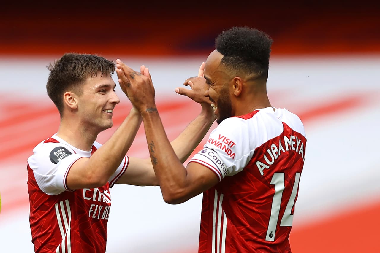 En caso de que Arsenal gane la FA Cup, entraría directo a la fase de grupos de la Europa League y Tottenham pasaría directo a la segunda fase previa.