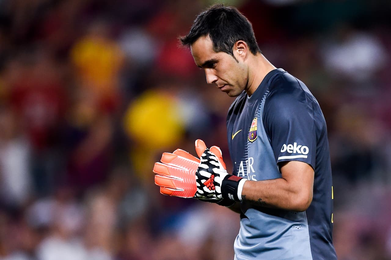 En la portería el Barcelona también tiene espectáculo garantizado con Claudio Bravo, el portero chileno campeón de la Copa América. Las primeras jornadas de la Champions no estará por una lesión pero es probable que sume minutos una vez que se recupere.