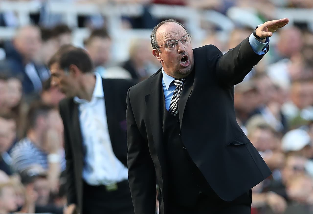 Benítez vuelve al trabajo tras su operación de hernia