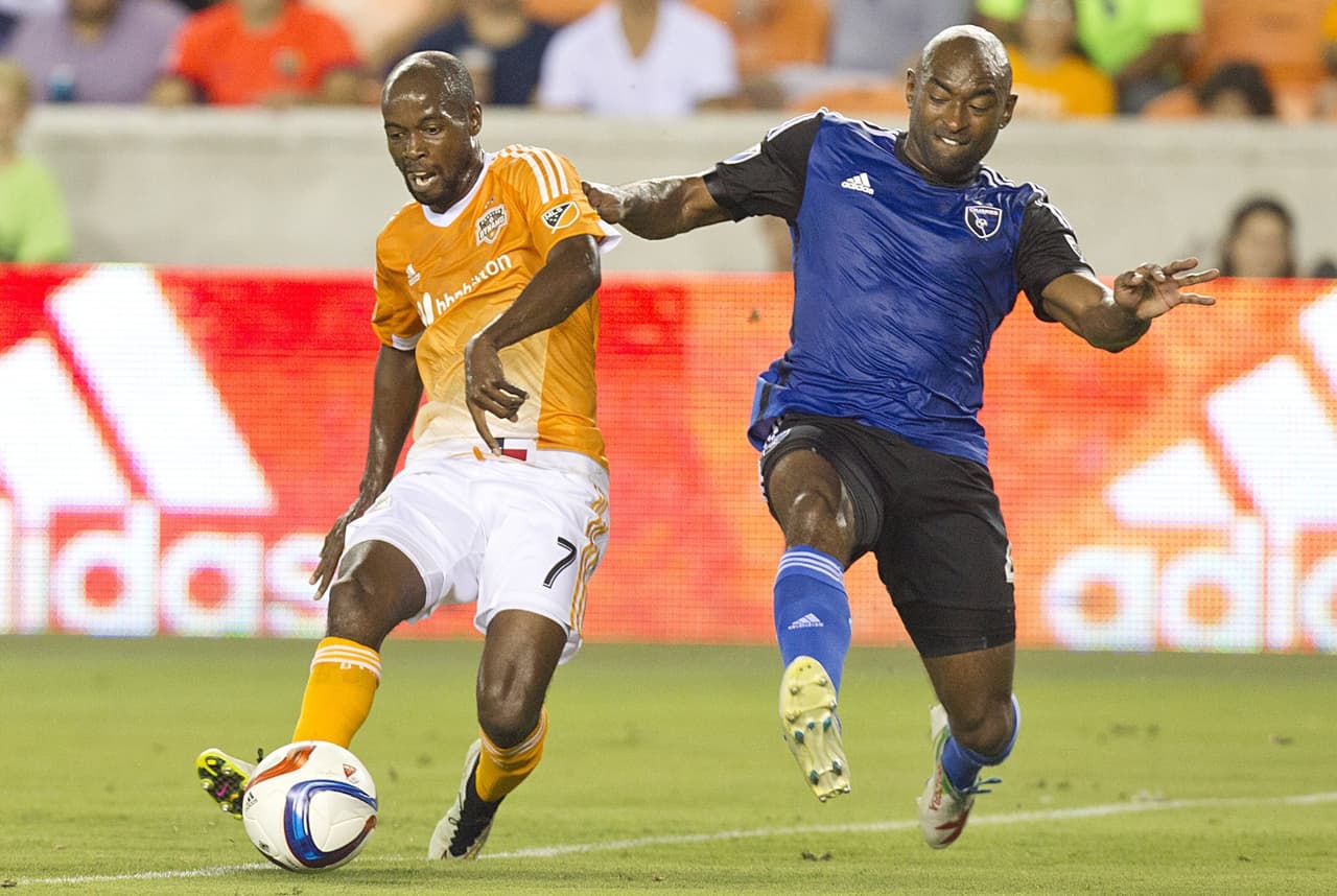 El veterano volante Demarcus Beasley marcó el primer gol