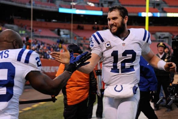 Los Indianapolis Colts consiguieron la victoria por 25-24 ante los Cleveland Browns, en partido donde Luck consiguió 294 yardas, 2 TDs y 2 intercepciones.