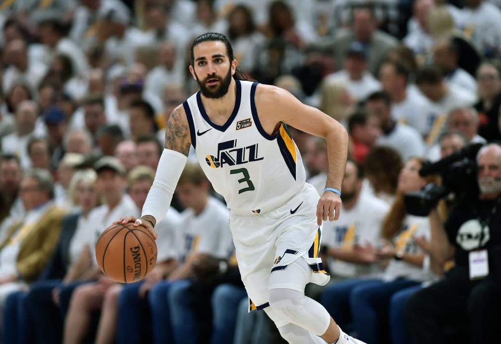 El armador español 
<b>Ricky Rubio</b> se marcha de la organización del 
<b>Utah Jazz</b> para firmar un contrato por 51 millones de dólares y cuatro temporadas.
