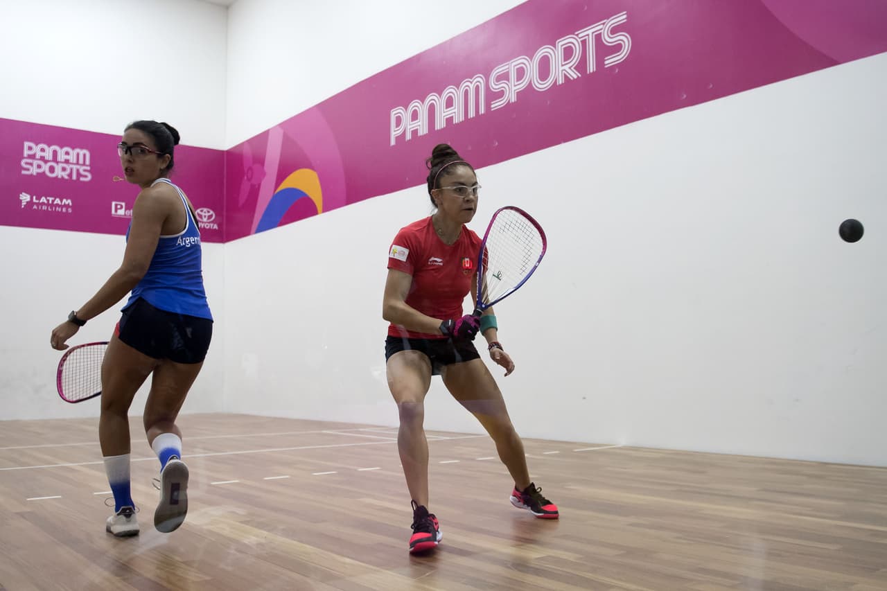 Longoria acusa que logró título sin apoyo de Conade y Ana Guevara señala adeudos