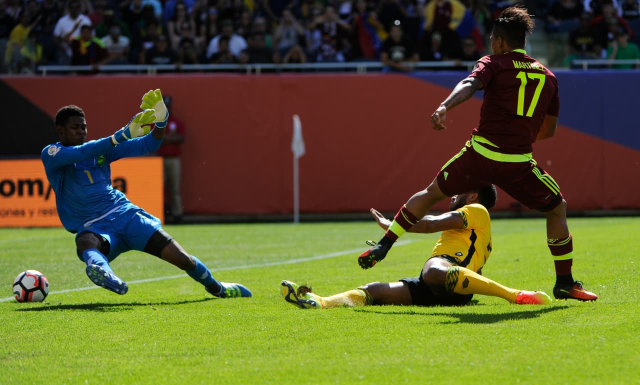 El momento del gol de Venezuela anotado por Josef Martinez.