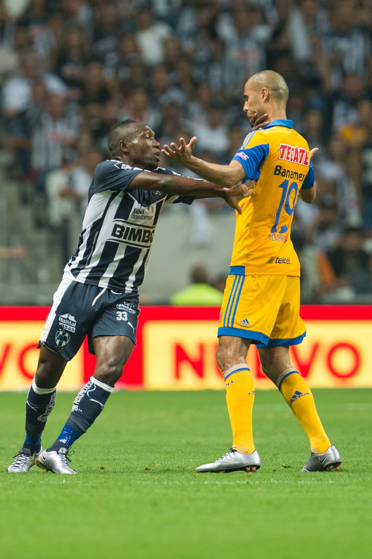 Guido Pizarro, Tigres.- El discipulo del 'Tuca' fue expulsado en la derrota ante el Monterrey durante el Clásico Regiomontano que se llevó a cabo en el estadio BBVA Bancomer de Monterrey.
