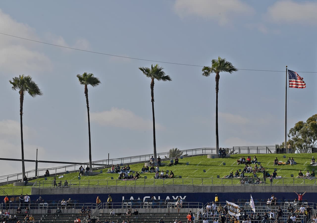 Un poco más tarde, la séptima jornada de la temporada regular de la MLS se trasladó a Carson, California.
<br>