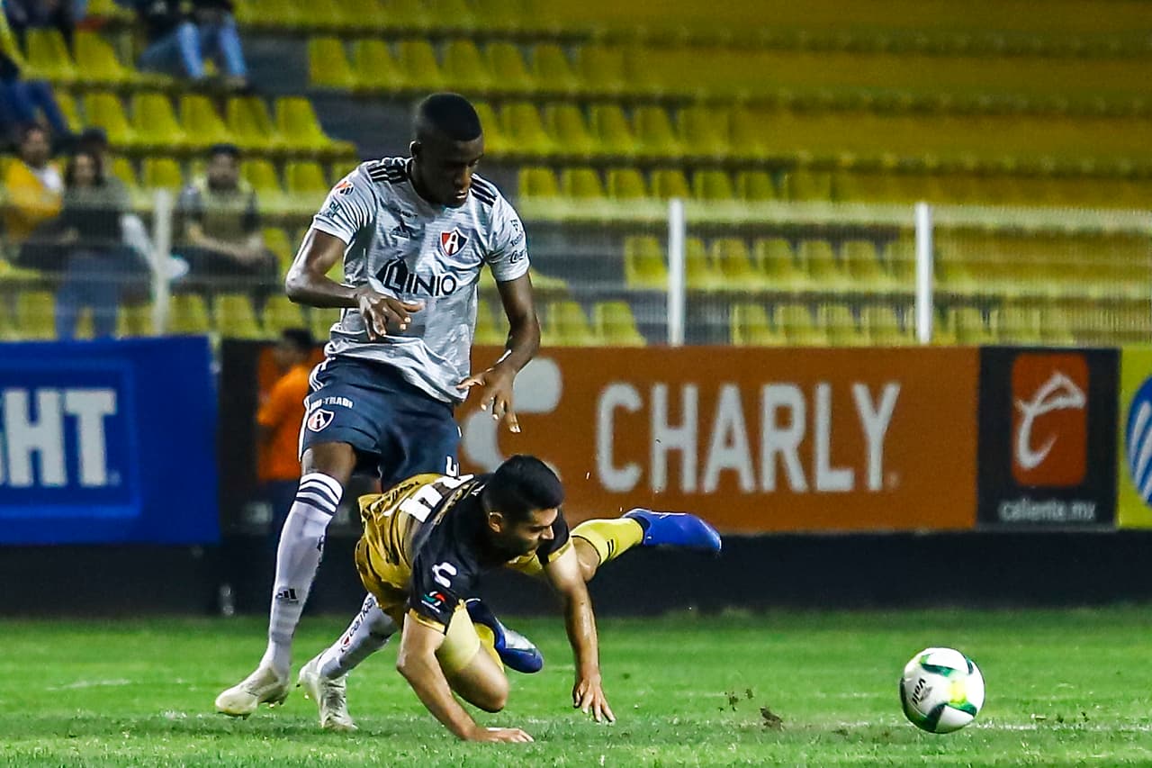 El conjunto sinaloense se vio superado en los duelos individuales pero los relevos en otras zonas del campo marcaron la diferencia.