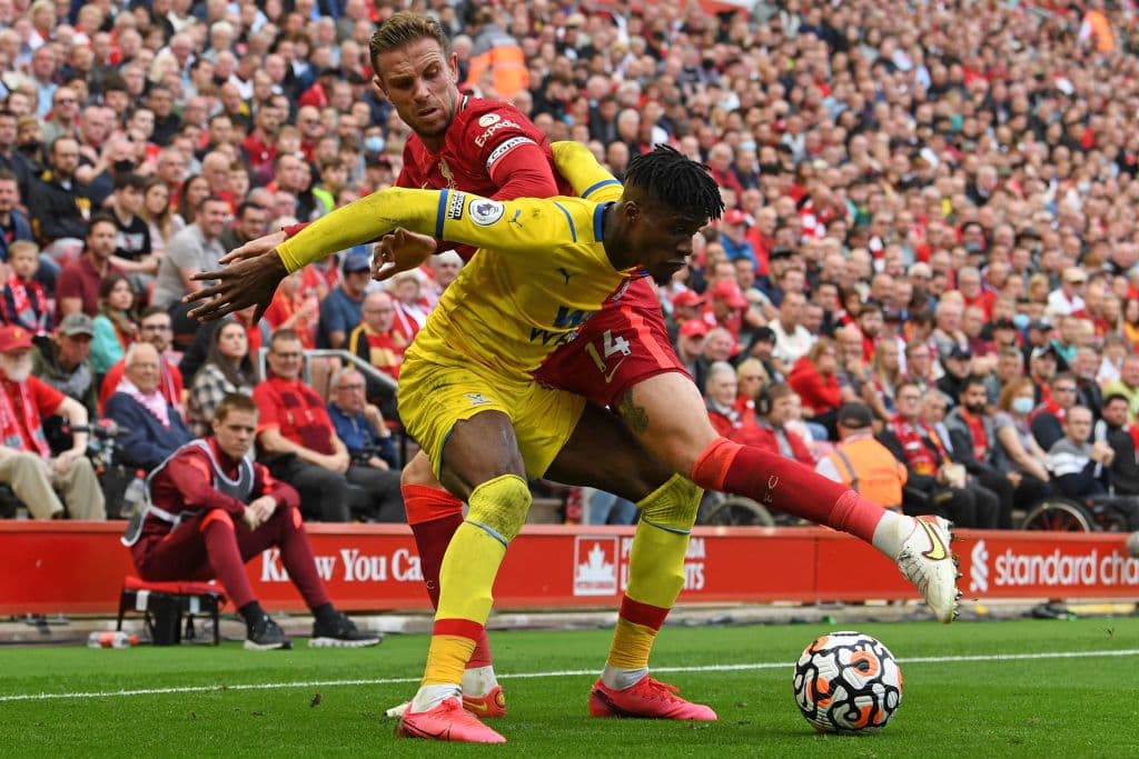 Con goles de Sadio Mané, Mohamed Salah y Naby Keita, Liverpool golea 3-0 al Crystal Palace y son líderes solitarios a la espera de los resultados del Manchester United, Chelsea y Everton.