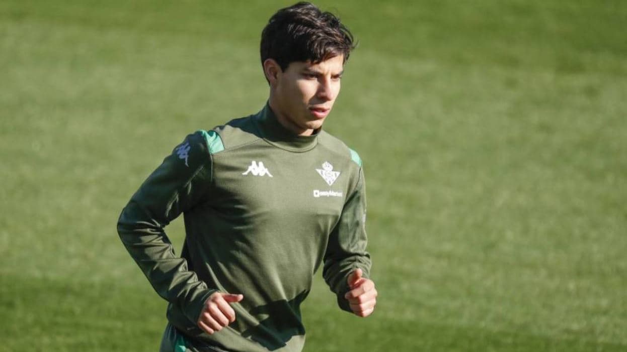 Diego Lainez regresó a los entrenamientos con el Real Betis

