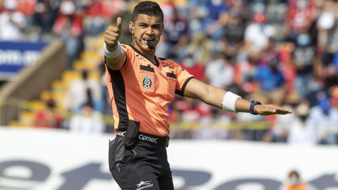 De ser pentatleta a convertirse en árbitro de la Liga MX