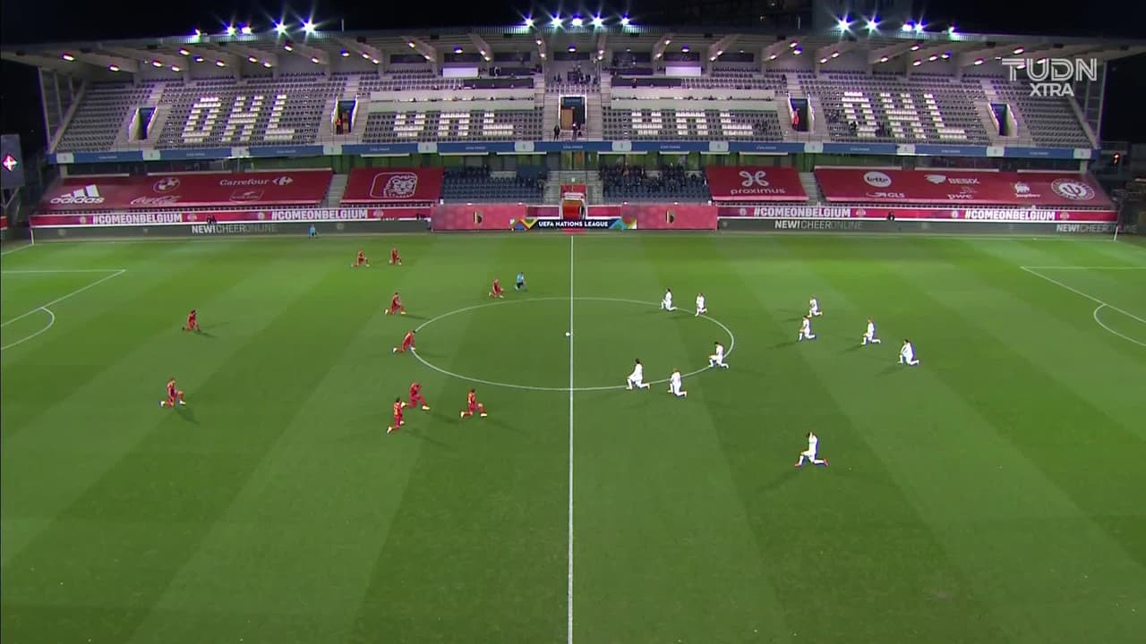 Arranca el partido y la pelota está en juego.