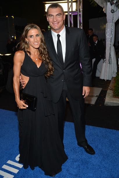 El ya legendario Faryd Mondragón con su esposa. El portero colombiano también nominado.