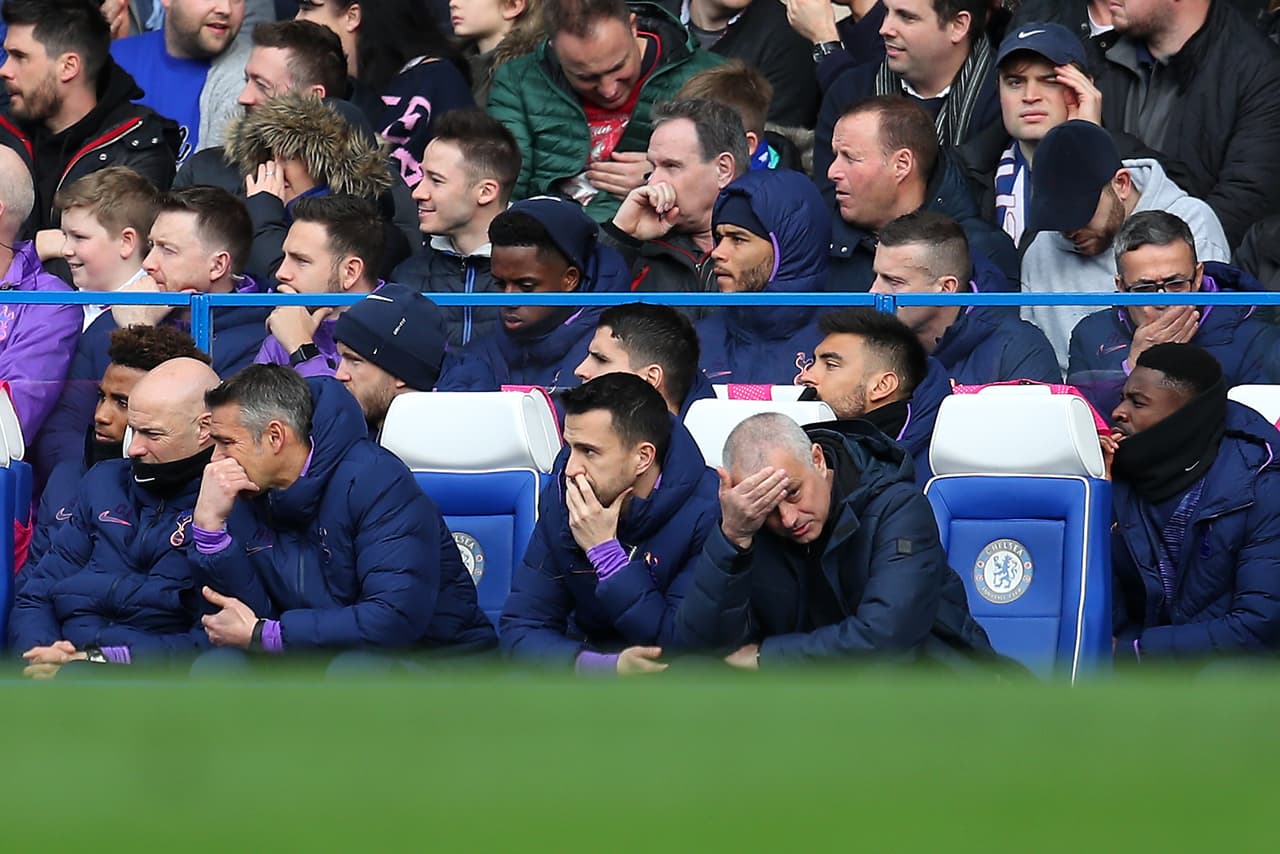 Marcos Alonso estrelló un tiro libre en el travesaño y dejó ir el tercero para Chelsea.