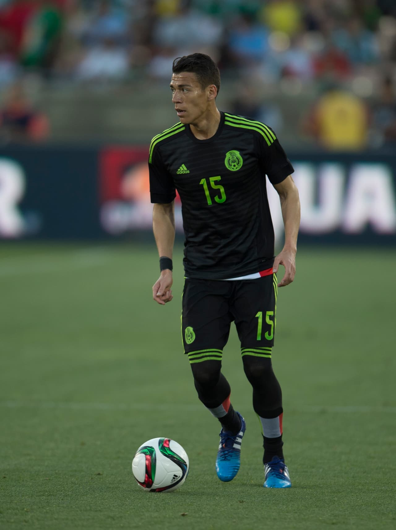 Las malas coberturas y falta de sincronización entre compañeros le costaron dos goles a México además de varias jugadas de peligro que salvaron gracias a Ochoa o la mala puntería de los ticos.