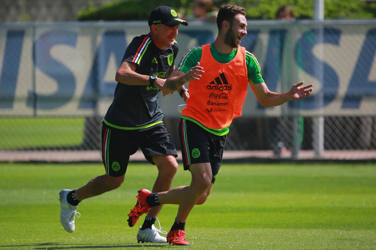 La llegada del colombiano a la Selección de México trajo consigo buenos resultados, con 10 partidos invicto: nueve victorias y siete de ellas sin recibir goles.