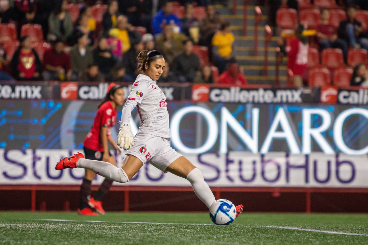 Tijuana 0-0 Tigres. Duelo parejo en donde comienza la patria, nada para nadie en el primer round.