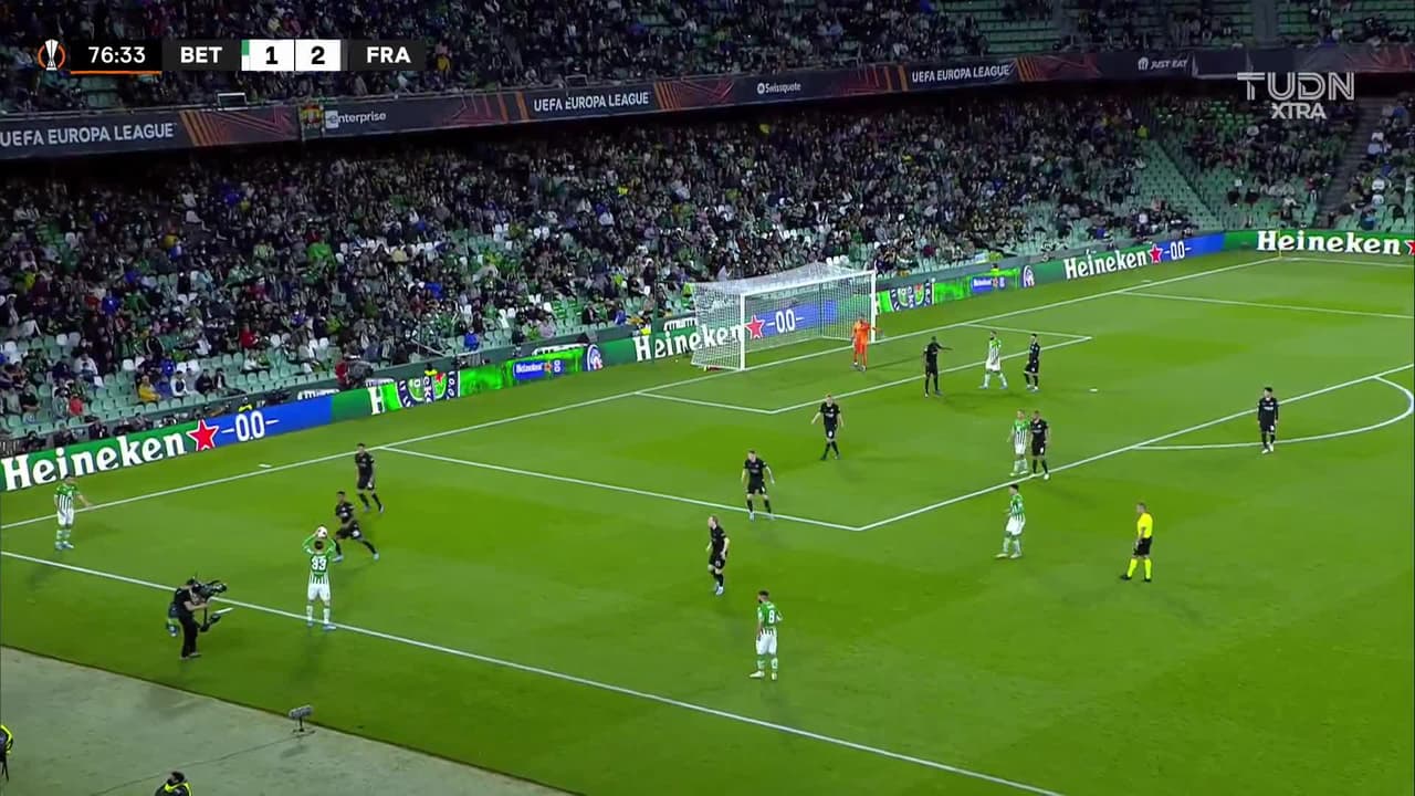 ¡TIRO ATAJADO! disparo por Sergio Canales.