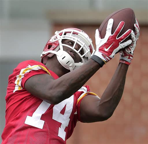 No perder de vista el balón (AP-NFL).