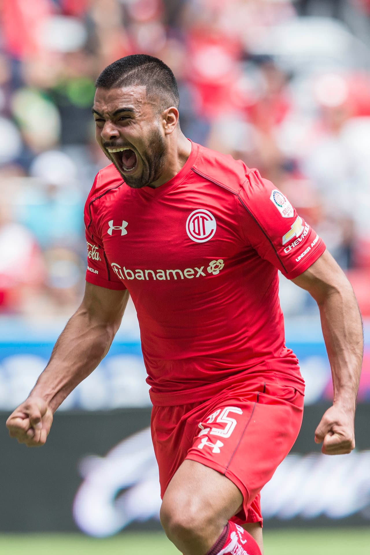 Fue Toluca quien abrió el marcador. Alexis Canelo marcó al minuto 25 tras aprovechar un rebote de la defensa queretana.