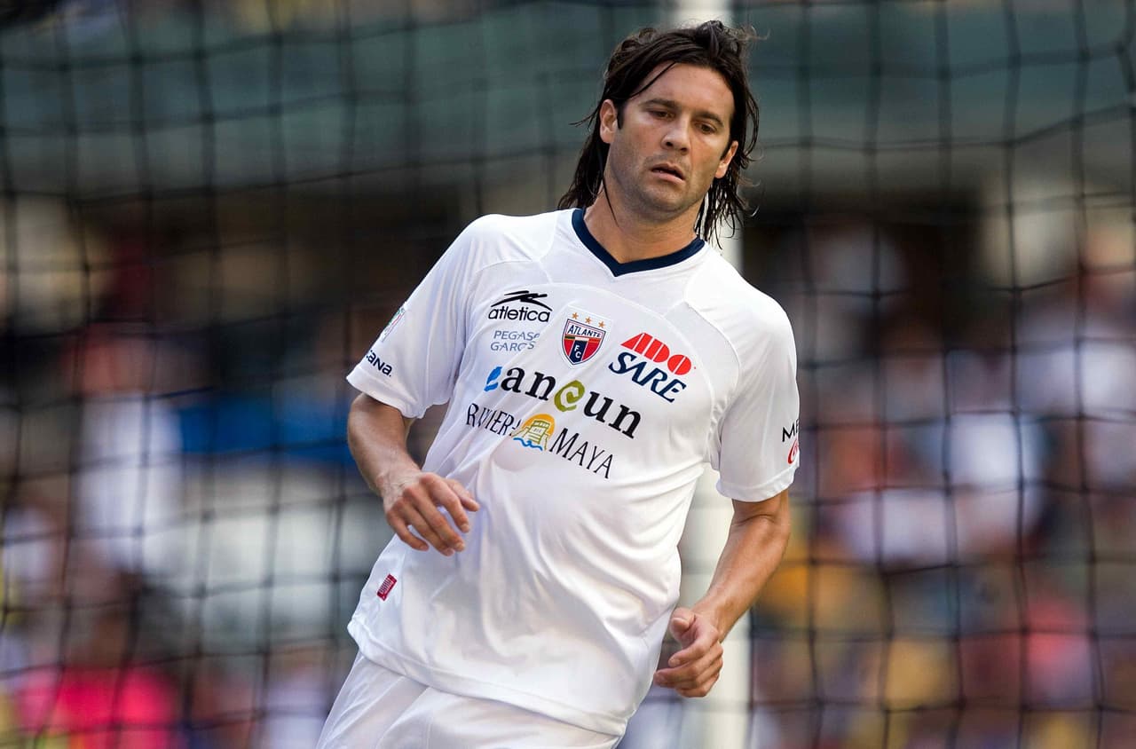 Es conocido como el ‘Indiecito’, pues es hijo de Eduardo Solari y sobrino de Jorge Raúl ‘el Indio’ Solari, de ahí su apodo.