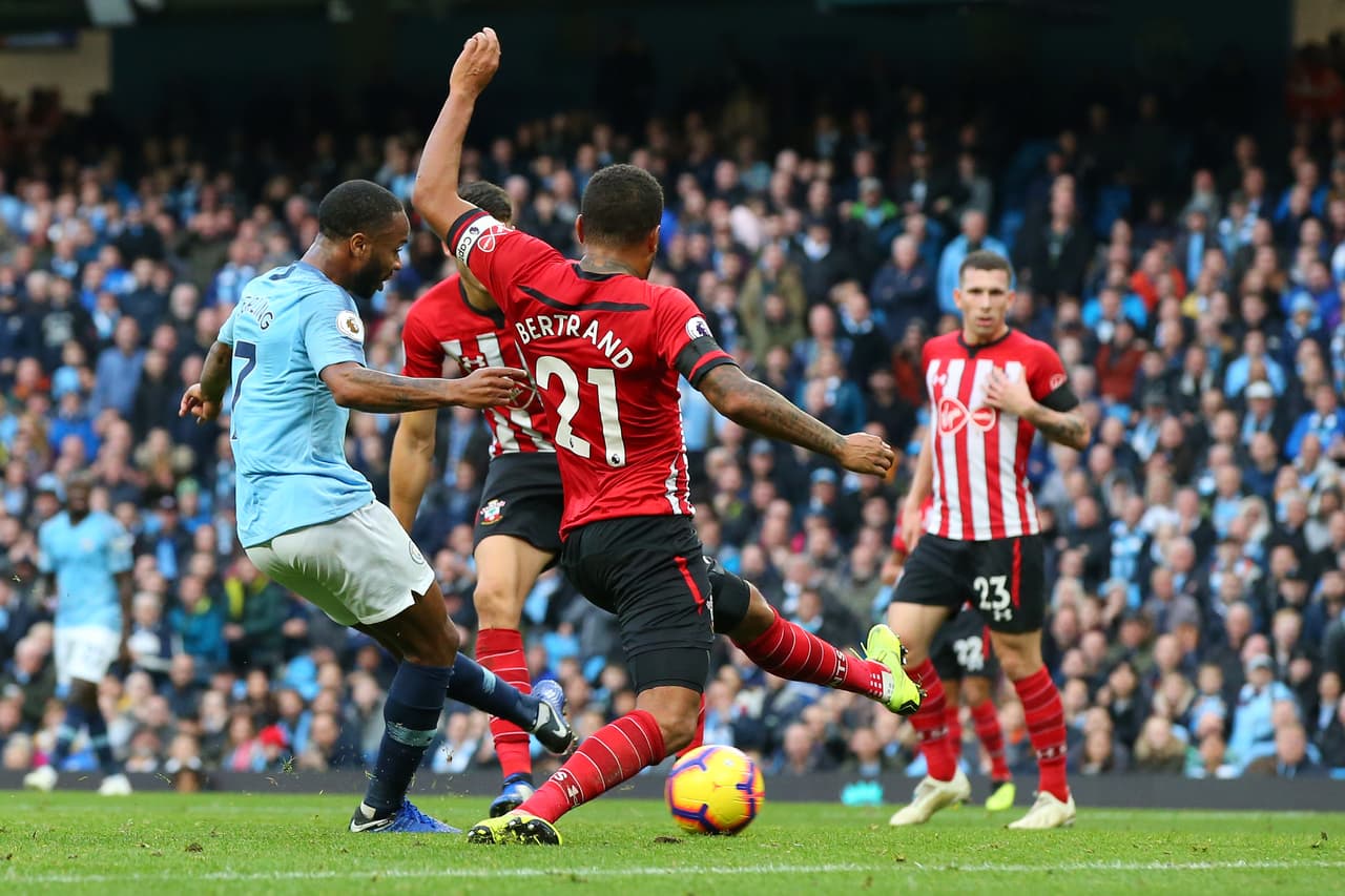 Así, apareció Sterling en la cuenta goleadora para poner el 4-1 al minuto 45 del primer tiempo, antes del descanso.